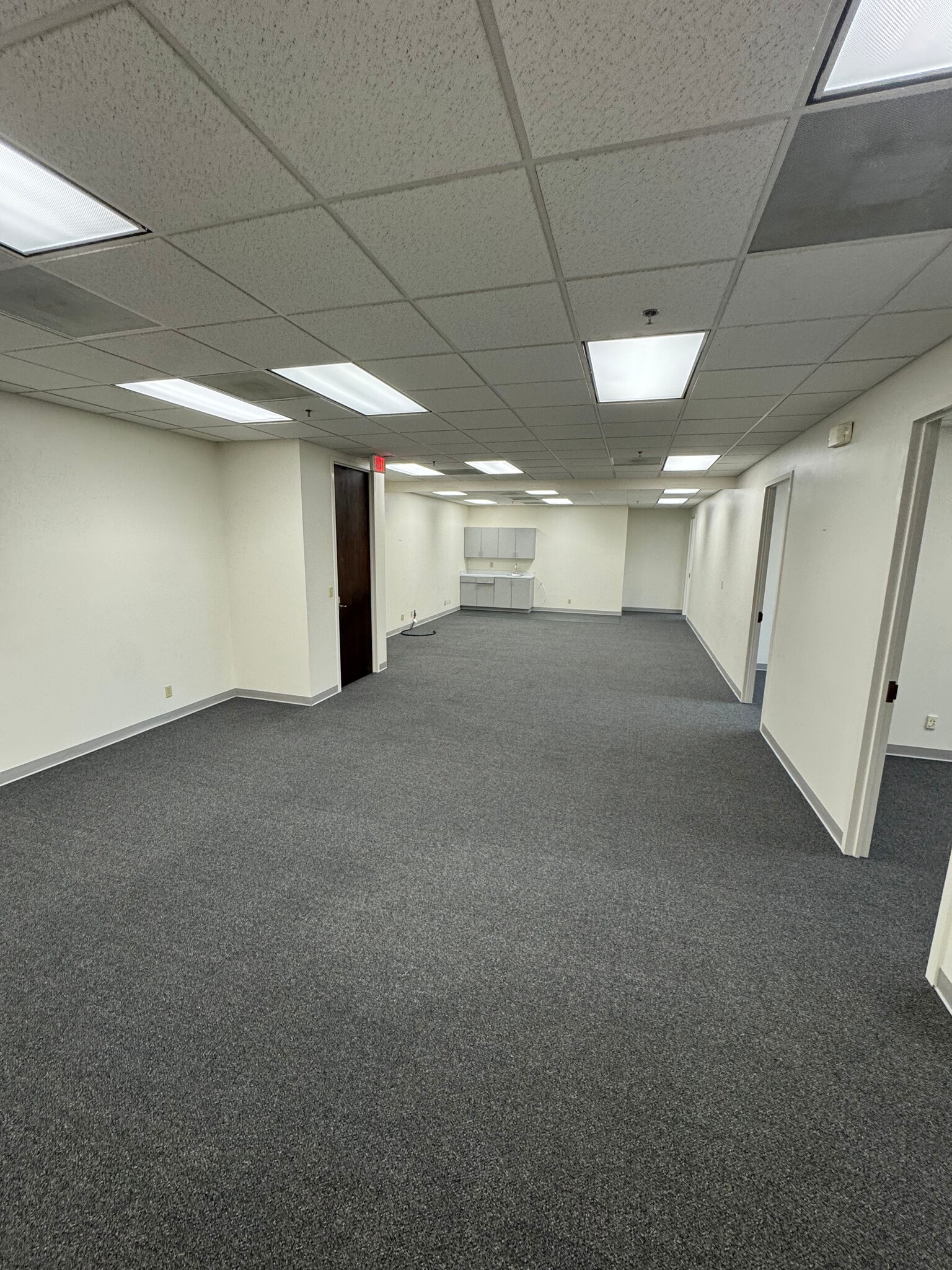 11300 4th St N, Saint Petersburg, FL à louer Photo intérieure- Image 1 de 4