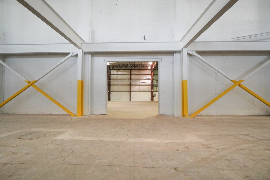 845 E 136th St, Bronx, NY à louer - Photo intérieure - Image 3 de 37