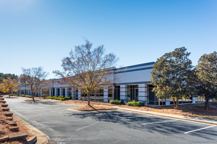 1130 Hurricane Shoals Rd, Lawrenceville, GA à louer - Photo du bâtiment - Image 3 de 15
