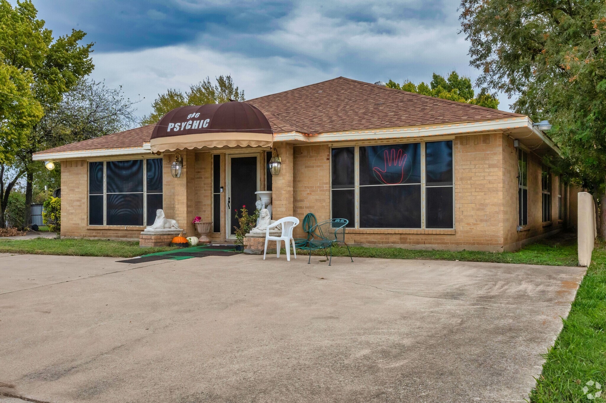 906 N Westmoreland Rd, Dallas, TX for sale Building Photo- Image 1 of 9