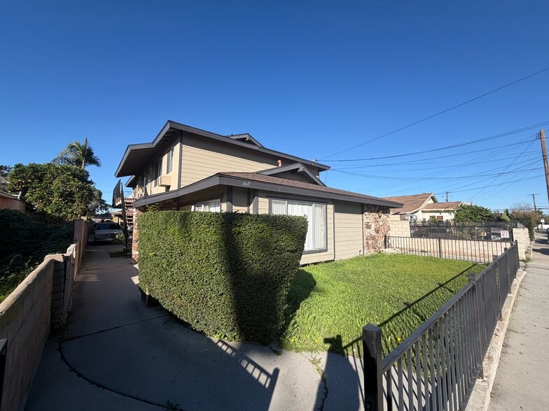 6611 Kingman Ave, Buena Park, CA à vendre - Photo du bâtiment - Image 3 de 4