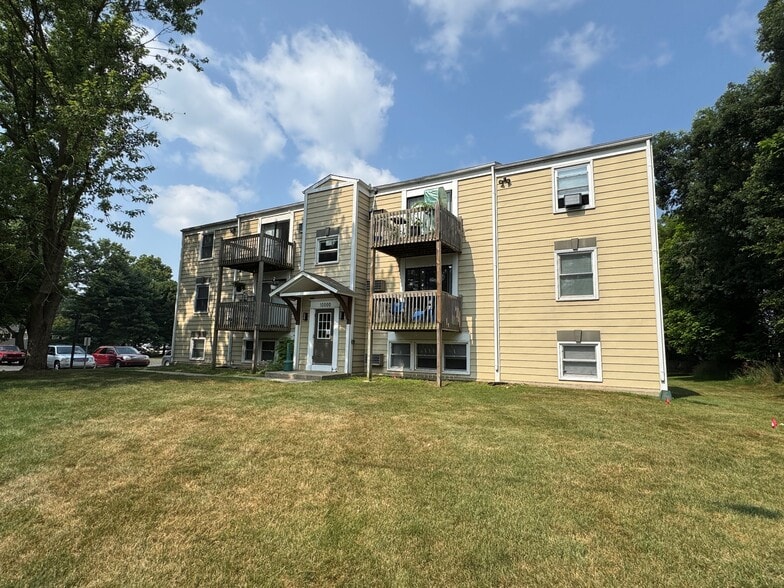 10000-10010 S Westnedge Ave, Portage, MI for sale - Building Photo - Image 3 of 7