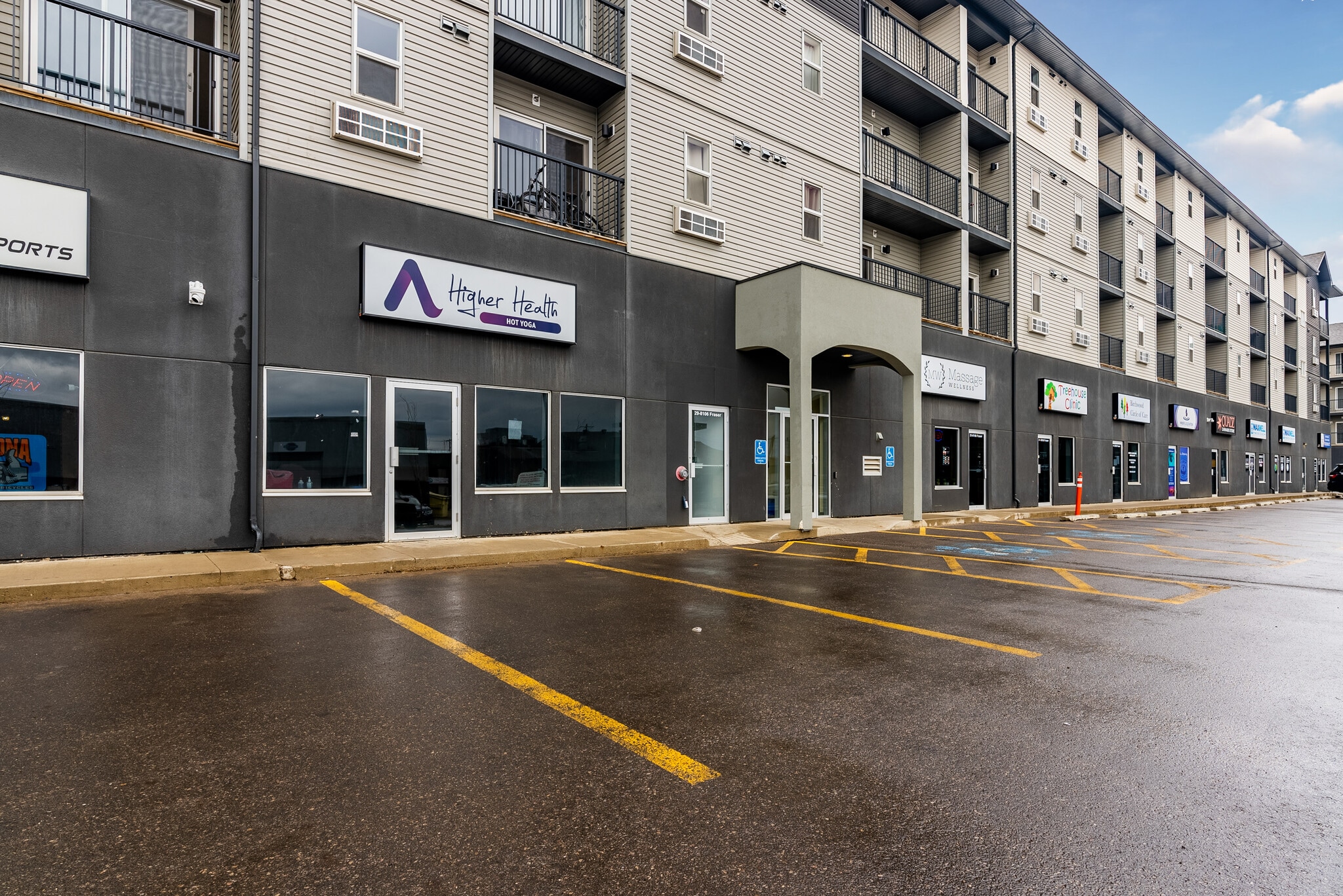 8106 Fraser Av, Fort McMurray, AB for sale Primary Photo- Image 1 of 1