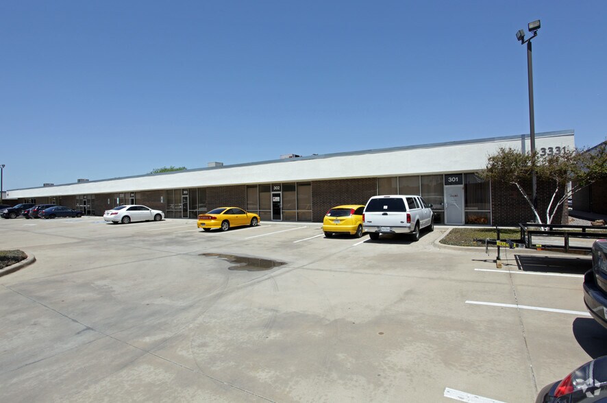 3331 Towerwood Dr, Farmers Branch, TX à louer - Photo du bâtiment - Image 2 de 4