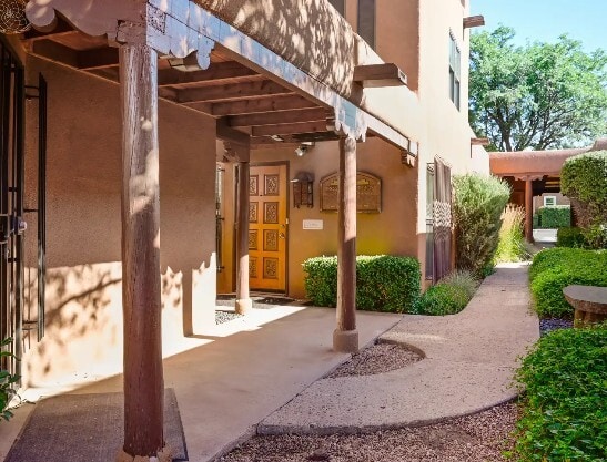1464 S Saint Francis Dr, Santa Fe, NM à vendre - Photo du bâtiment - Image 2 de 16