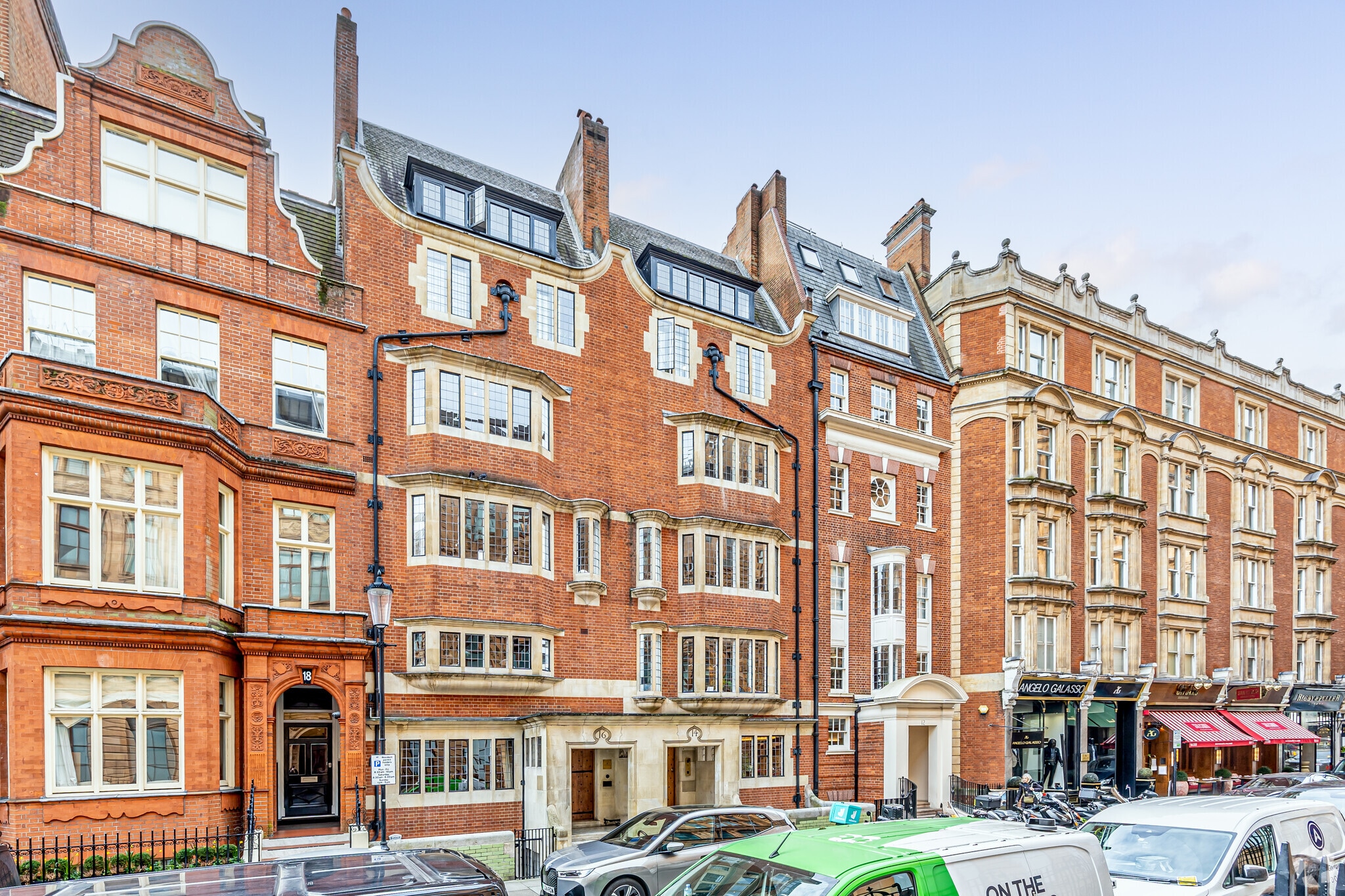 12 Hans Rd, London for lease Primary Photo- Image 1 of 3