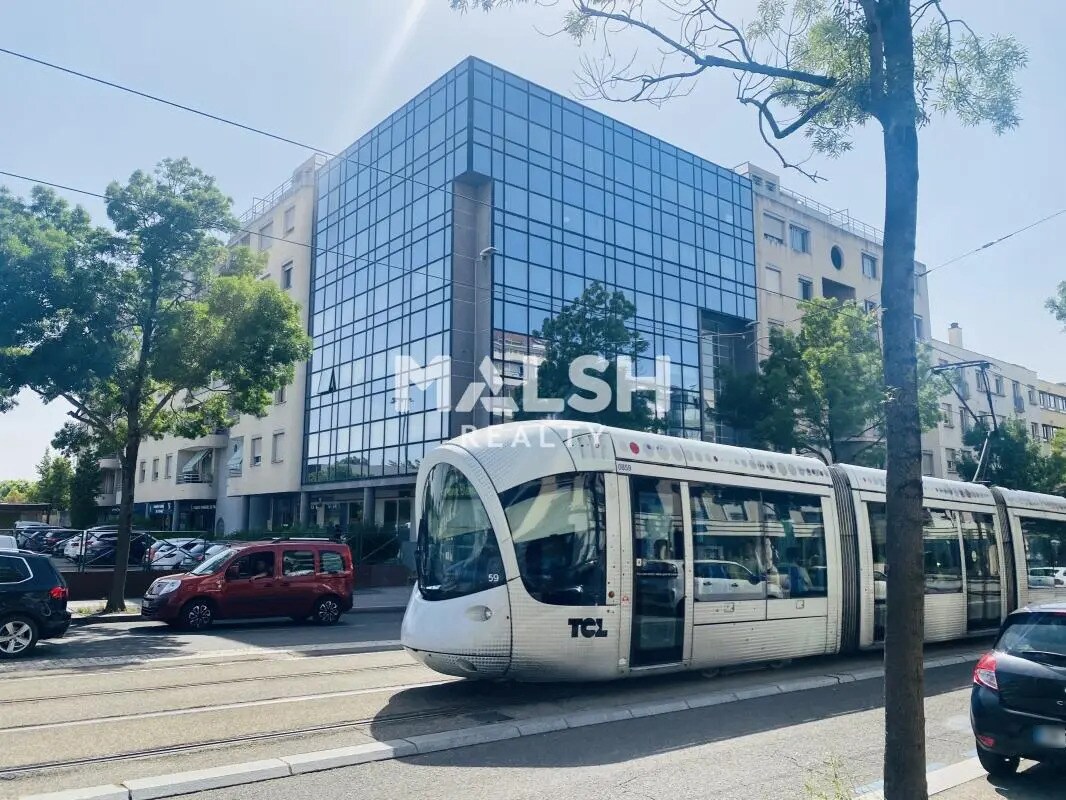 Office in Bron for lease Building Photo- Image 1 of 8