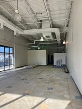 5019 Ace Ln, Naperville, IL for lease Interior Photo- Image 2 of 6