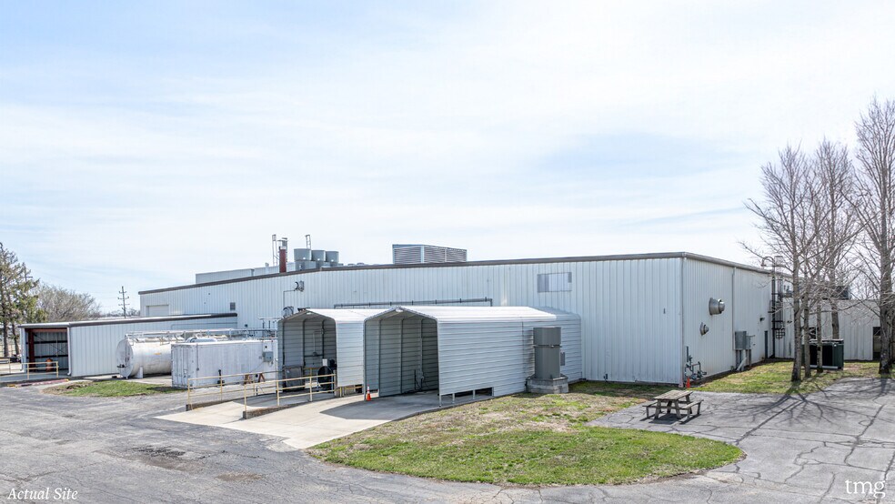 635 S Mapleton St, Columbus, IN à vendre - Photo du bâtiment - Image 3 de 8