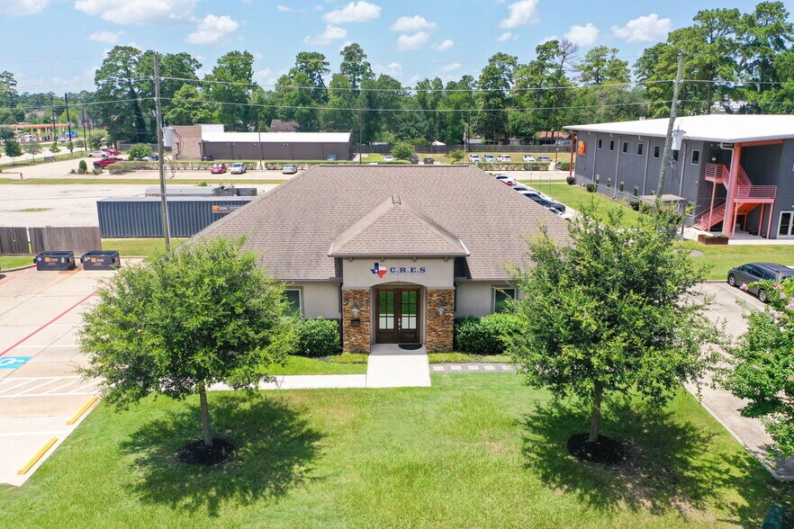 13715 Office Park Dr, Houston, TX à louer - Photo du bâtiment - Image 1 de 54