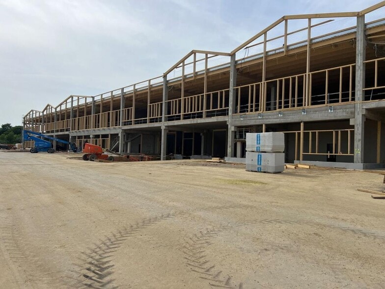 Avenue De La Demi-Lune, Roissy-en-France for lease - Construction Photo - Image 3 of 4