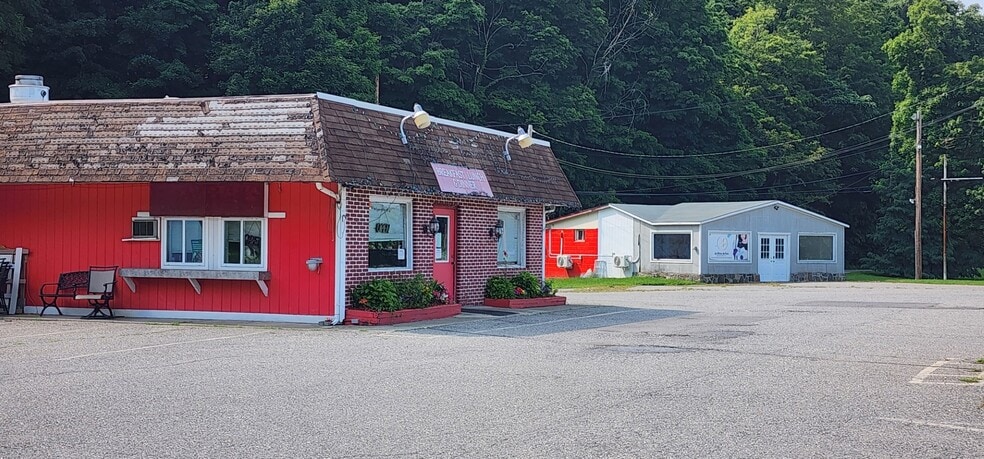 MULTI UNIT INVESTMENT OPPORTUNIITY portfolio of 2 properties for sale on LoopNet.ca - Building Photo - Image 1 of 4