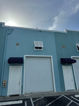 Plus de détails pour 964 Service St, West Palm Beach, FL - Industriel à louer