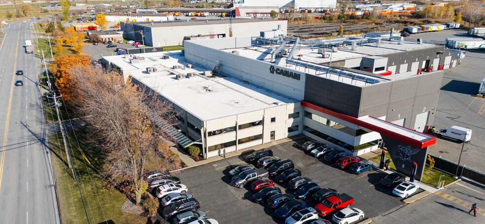 270 Ch du Tremblay, Boucherville, QC à louer - Photo du bâtiment - Image 1 de 3