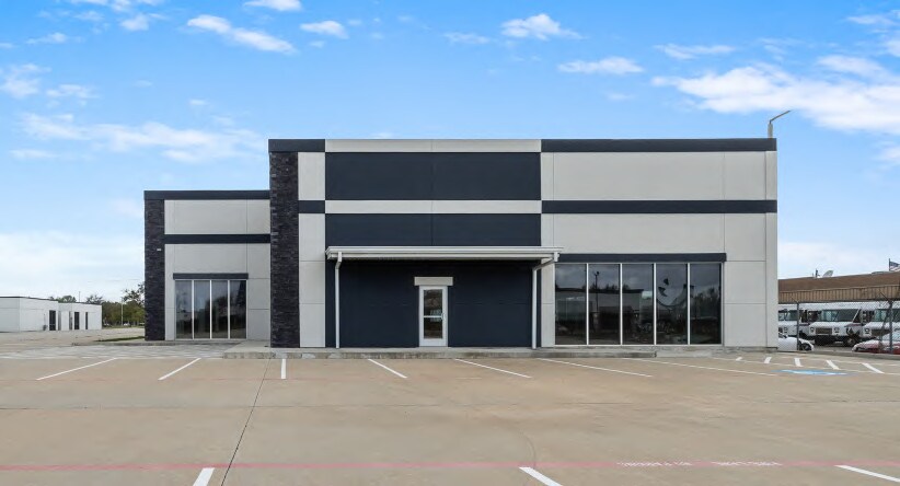 17085 N Texas Ave, Webster, TX à vendre - Photo du bâtiment - Image 2 de 10