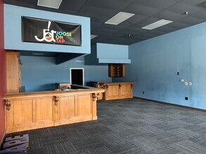 476 W Los Angeles Ave, Moorpark, CA for lease Building Photo- Image 2 of 6