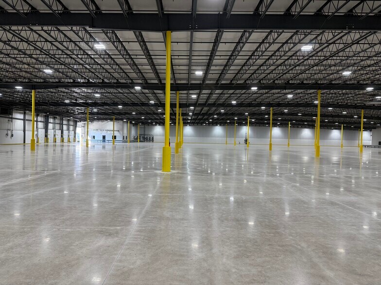 1410-1440 N Vandemark Rd, Sidney, OH à louer - Photo du bâtiment - Image 2 de 12