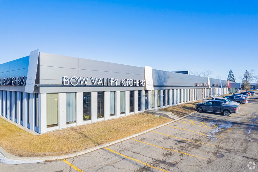 700 58th Ave SE, Calgary, AB à louer - Photo du bâtiment - Image 2 de 3