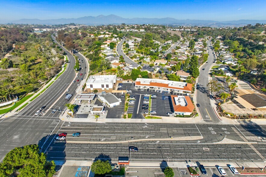 28940-28950 Golden Lantern, Laguna Niguel, CA à louer - Photo du bâtiment - Image 3 de 5