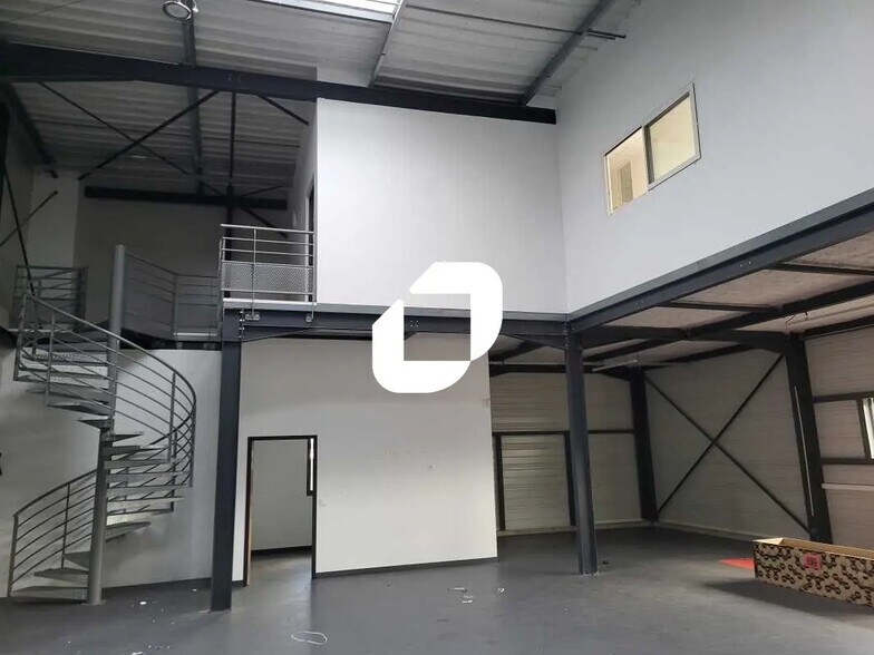 Flex in Mérignac for lease - Building Photo - Image 2 of 10
