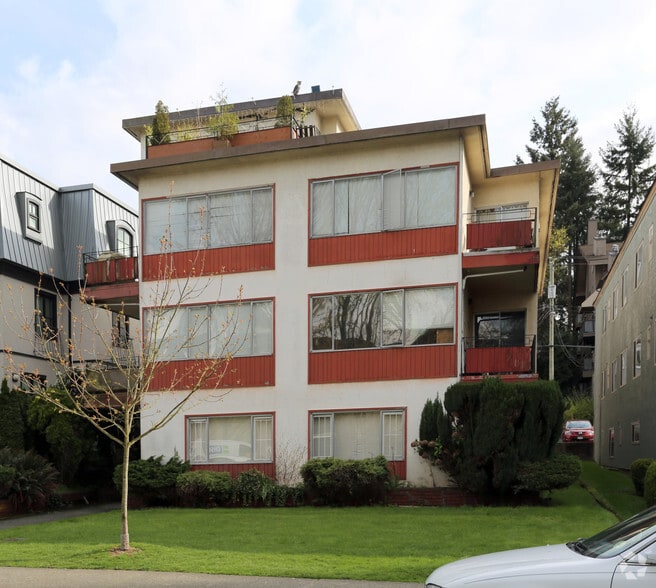 1316 W 14th Ave, Vancouver, BC à vendre - Photo du bâtiment - Image 3 de 3