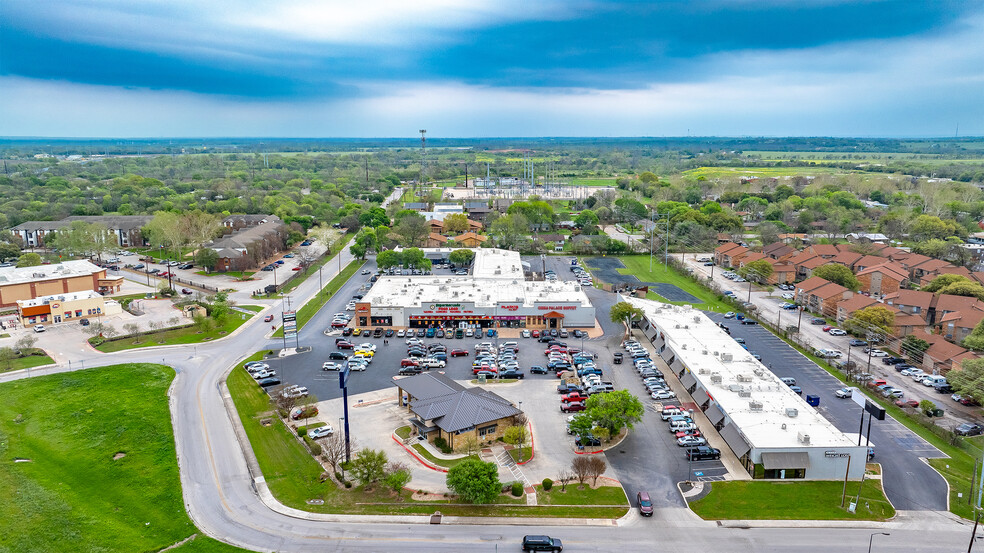 900 Bugg Ln, San Marcos, TX for sale - Primary Photo - Image 1 of 1