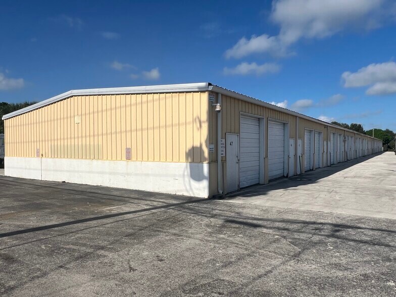 135 Evernia St, Jupiter, FL à louer - Photo du bâtiment - Image 2 de 2
