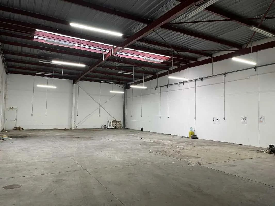 240 Rue Helene Boucher, Buc for lease Interior Photo- Image 1 of 3