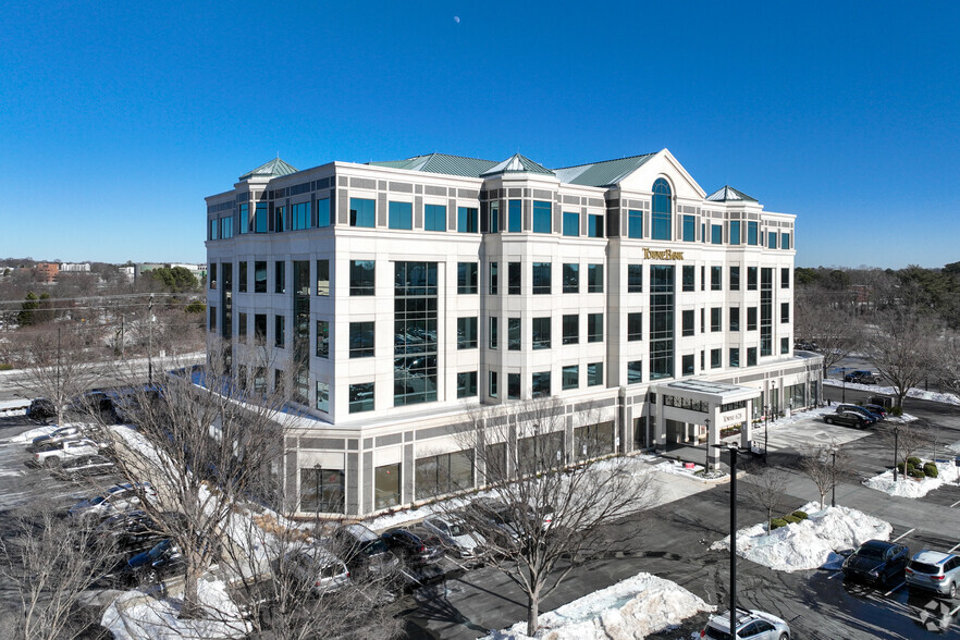 628 Green Valley Rd, Greensboro, NC for lease - Building Photo - Image 2 of 4