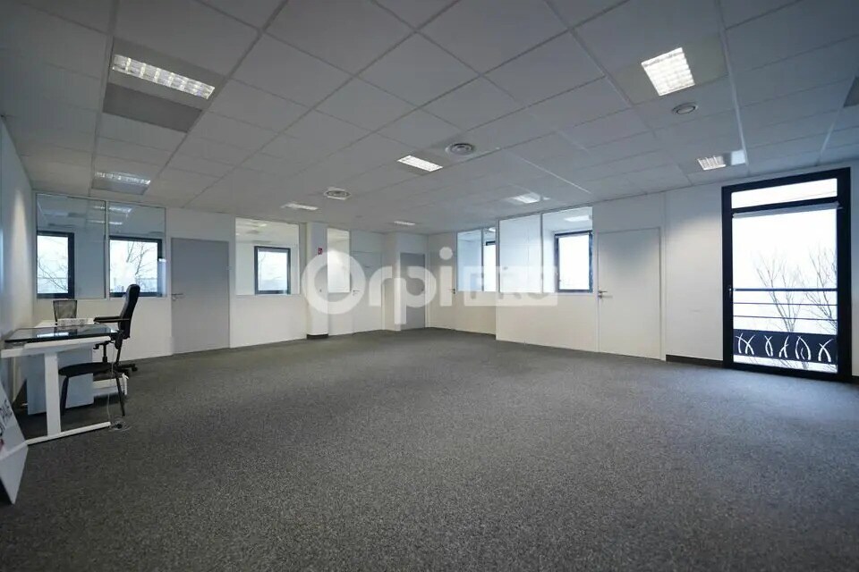 Office in Saint-Priest for lease Interior Photo- Image 1 of 13