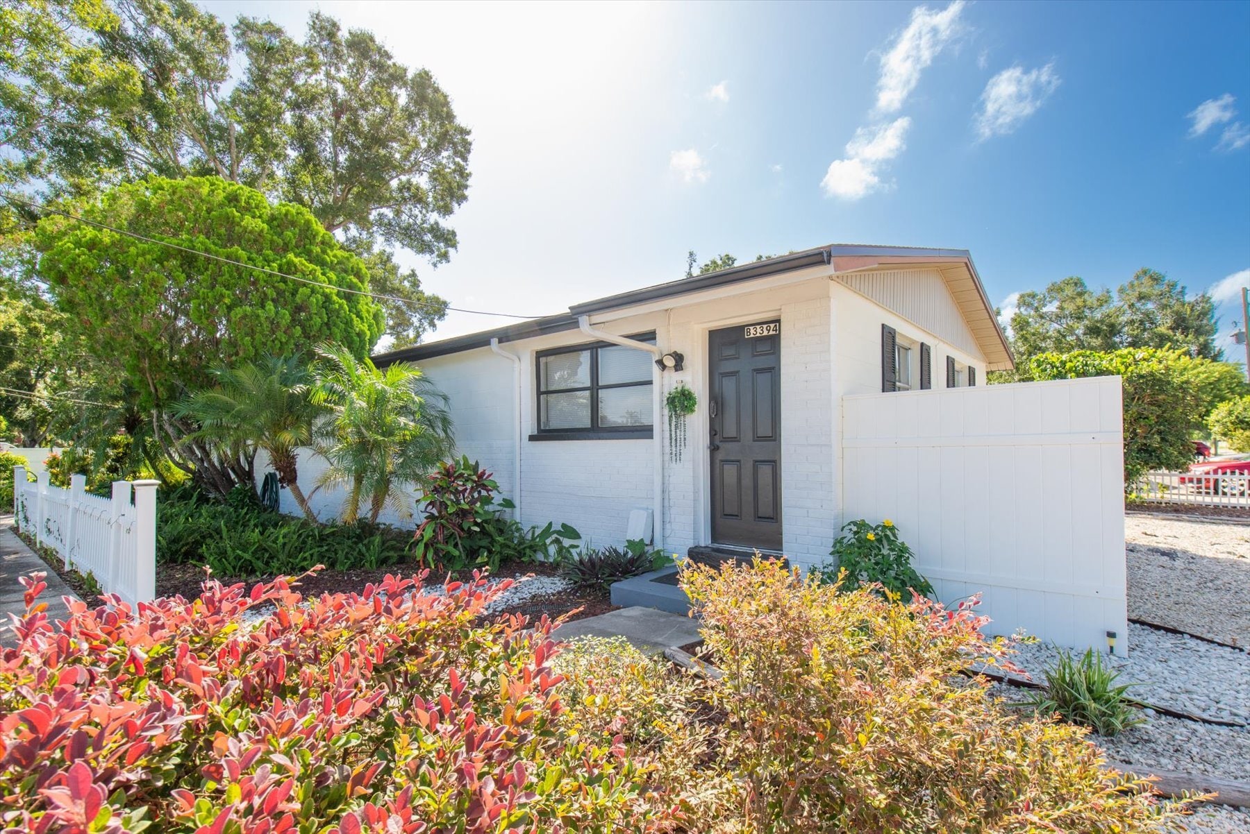 3394 74th Ave N, Saint Petersburg, FL for sale Primary Photo- Image 1 of 28