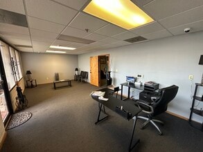 3040-3058 E Elm St, Springfield, MO for lease Interior Photo- Image 2 of 6