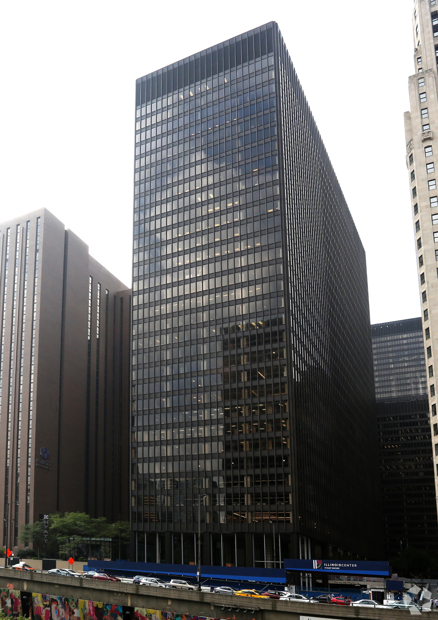 111 E Wacker Dr, Chicago, IL for lease Building Photo- Image 1 of 5