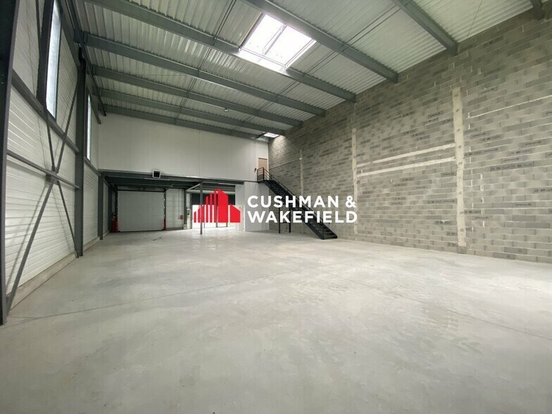 25 Rue Des Usines, Fenouillet à louer - Photo du bâtiment - Image 2 de 8