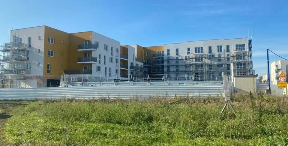 Commerce de détail dans Melun à louer Photo du bâtiment- Image 1 de 9