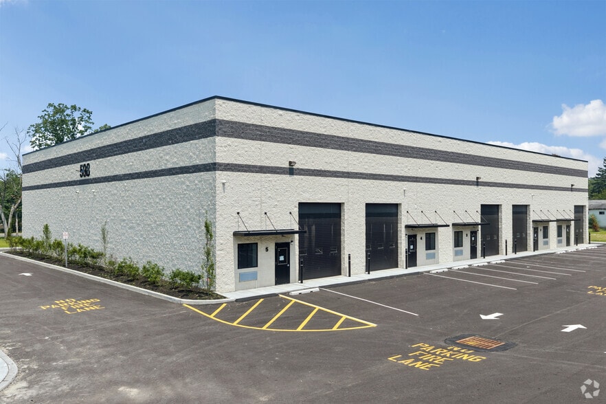 596 Challenger Way, Jackson, NJ for lease - Building Photo - Image 1 of 26