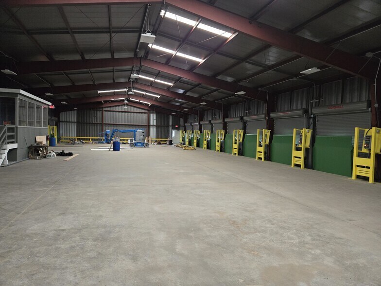 118 Prospect Hill Rd, East Windsor, CT à louer - Photo du bâtiment - Image 2 de 4