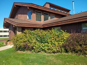 1826 Tower Dr W, Stillwater, MN for lease Interior Photo- Image 2 of 19