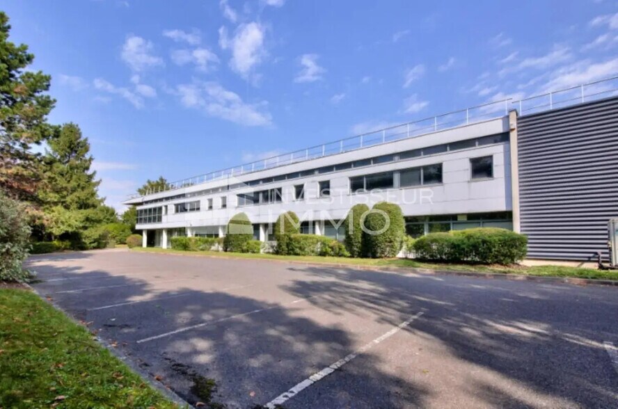 Flex dans Tremblay-en-France à louer - Photo du bâtiment - Image 3 de 13