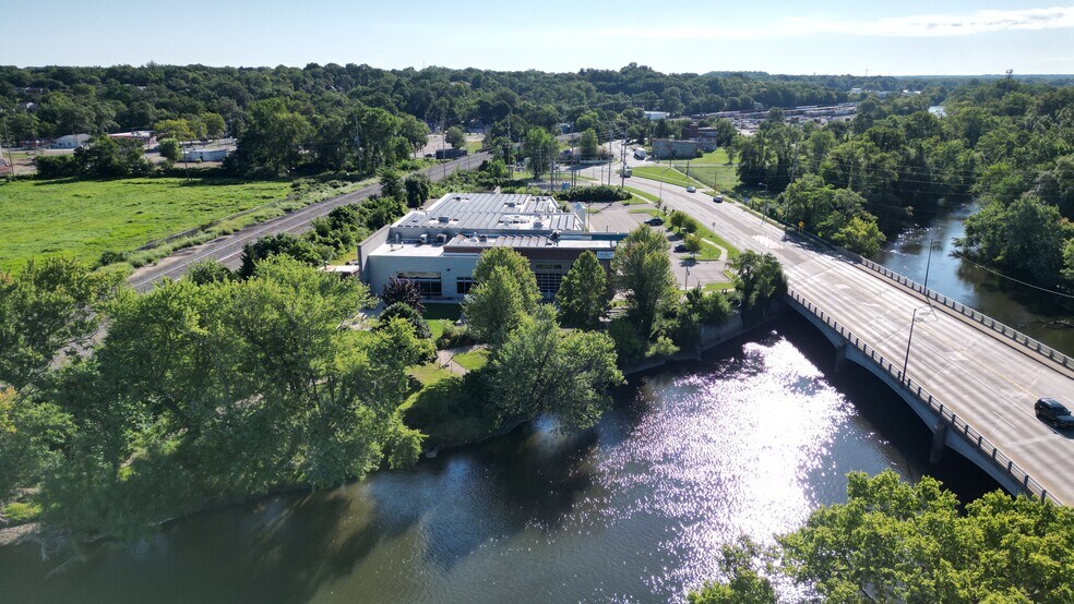 701 E Michigan ave, Kalamazoo, MI à vendre - Photo principale - Image 1 de 14
