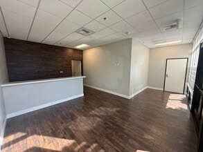 9291 Laguna Springs Dr, Elk Grove, CA à louer Photo intérieure- Image 1 de 4