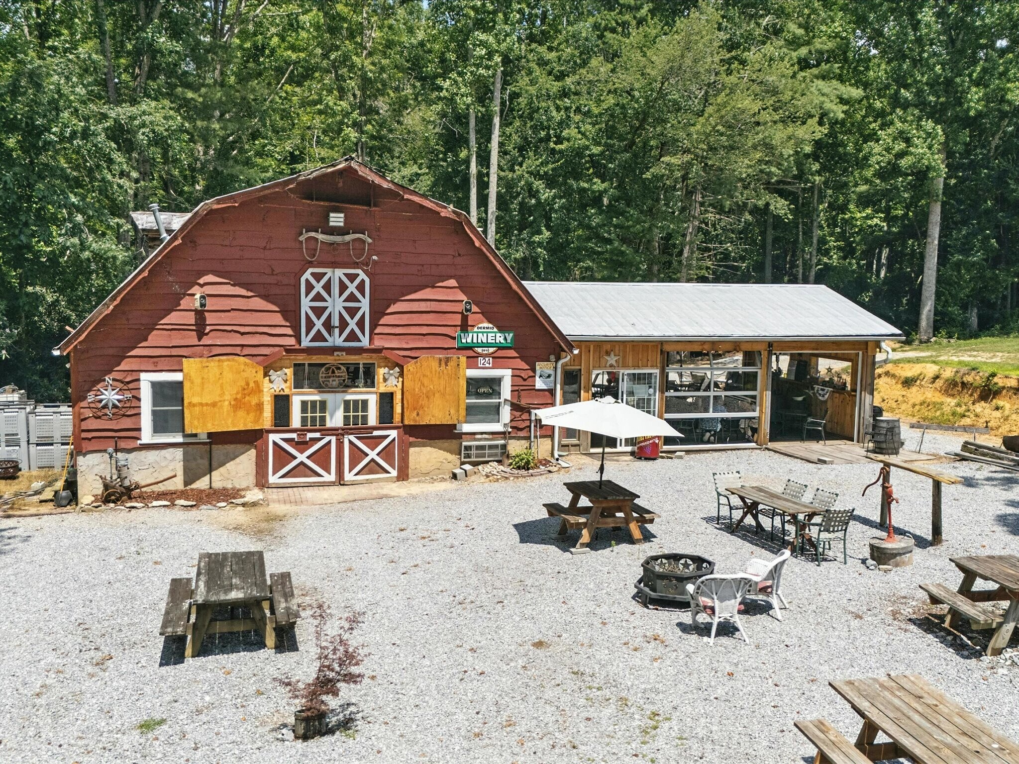 124 Sandy Hill Ln, Hendersonville, NC for sale Building Photo- Image 1 of 38