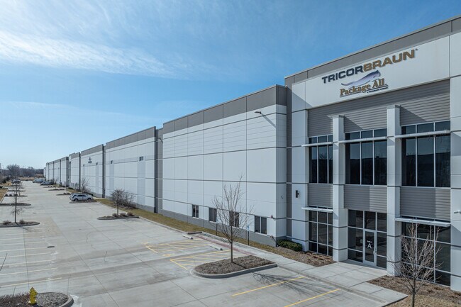More details for 825 Veterans Pky, Bolingbrook, IL - Industrial for Lease