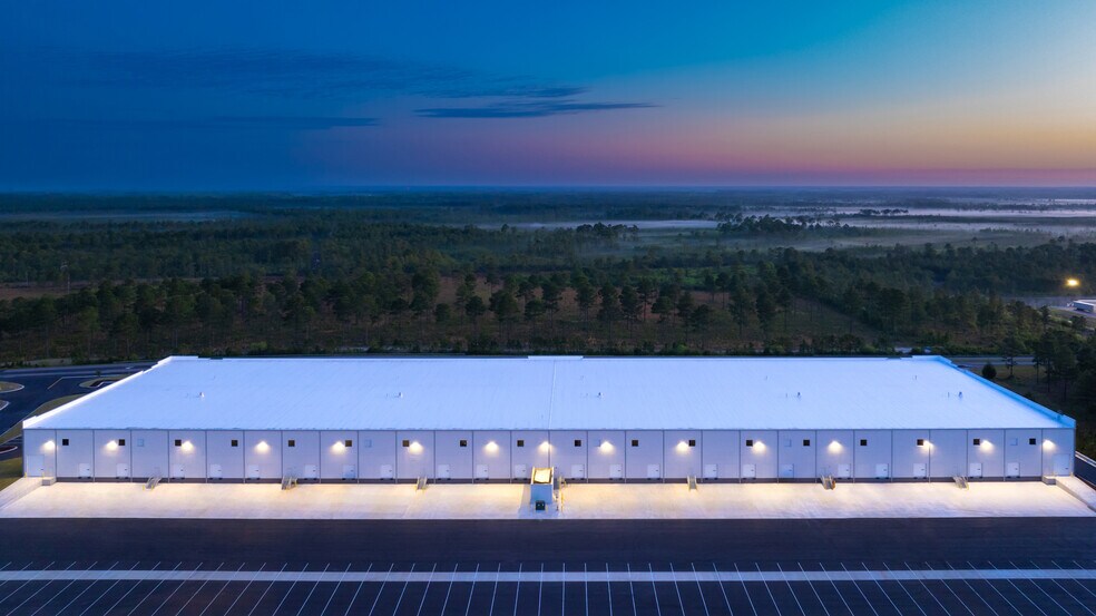 3940 US Highway 421 N, Wilmington, NC à louer - Photo du bâtiment - Image 1 de 12