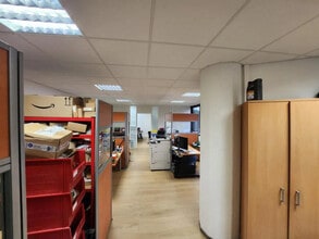 9 Avenue Du Marais, Argenteuil for lease Interior Photo- Image 1 of 5