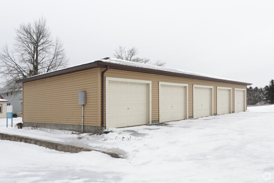 400 1st Ave SW, Chisholm, MN à vendre - Photo du bâtiment - Image 2 de 20