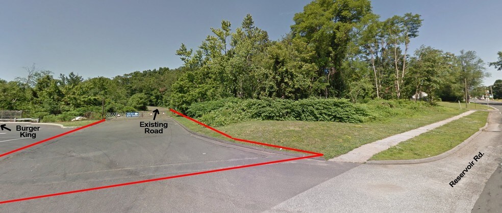 55 Reservoir Rd, Vernon, CT à vendre - Photo du bâtiment - Image 2 de 4