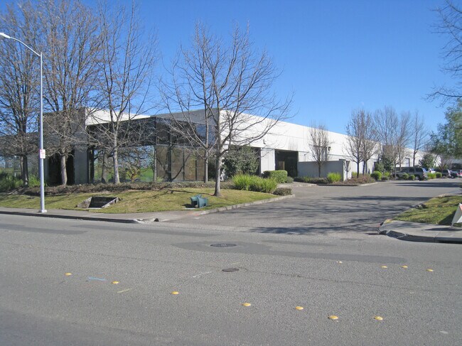 Plus de détails pour 5570 Skylane Blvd, Santa Rosa, CA - Bureau à louer