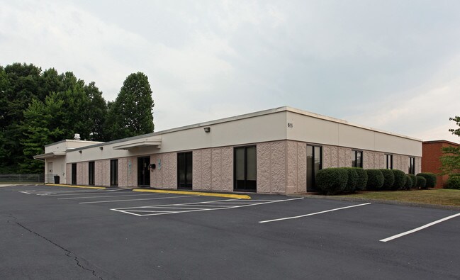 Plus de détails pour 616 Industrial Ave, Greensboro, NC - Local d'activités à louer