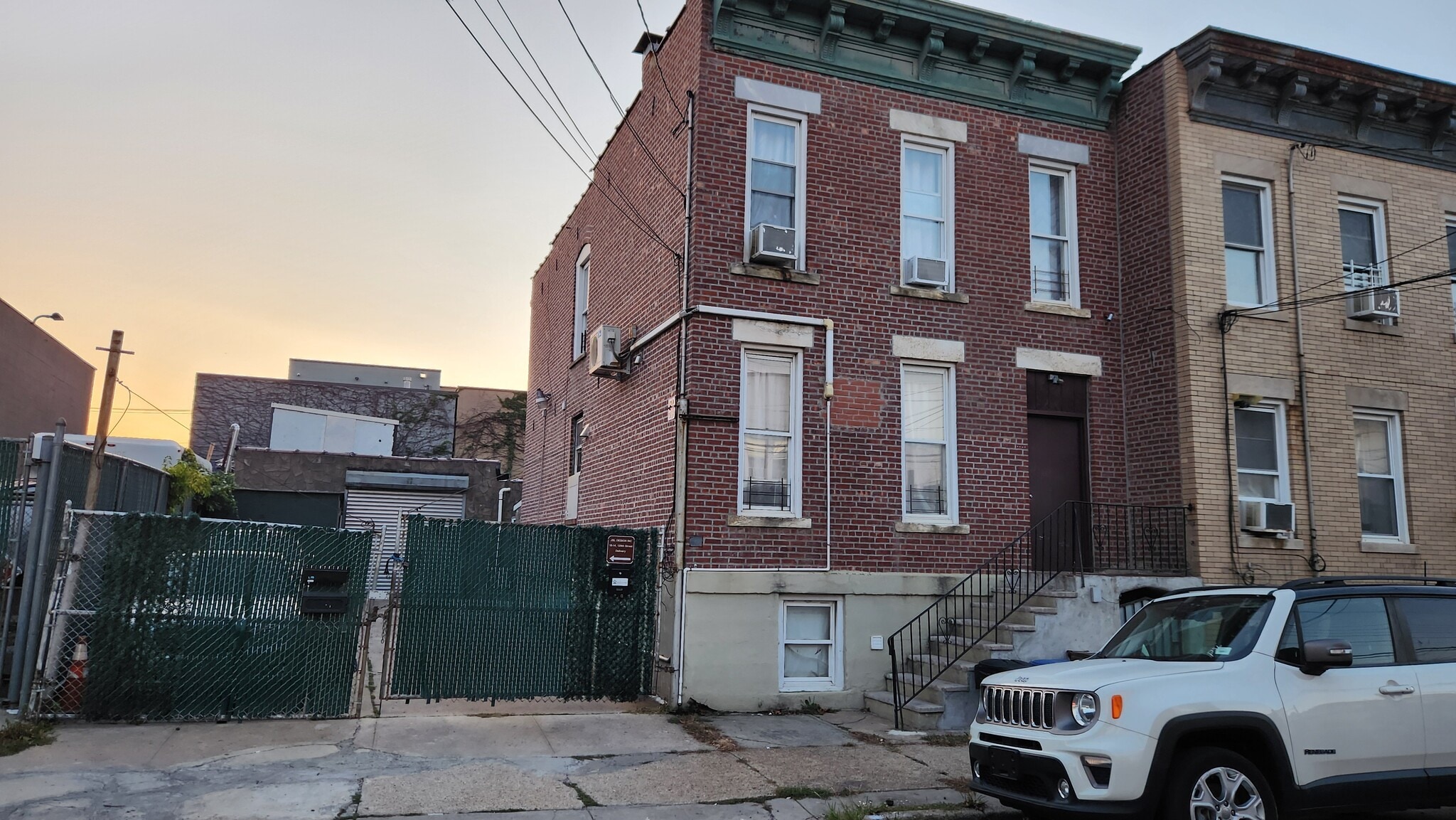 18-14/16 129 Street st, College Point, NY à vendre Photo intérieure- Image 1 de 6